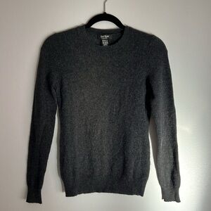 100% cashmere crewneck sweater